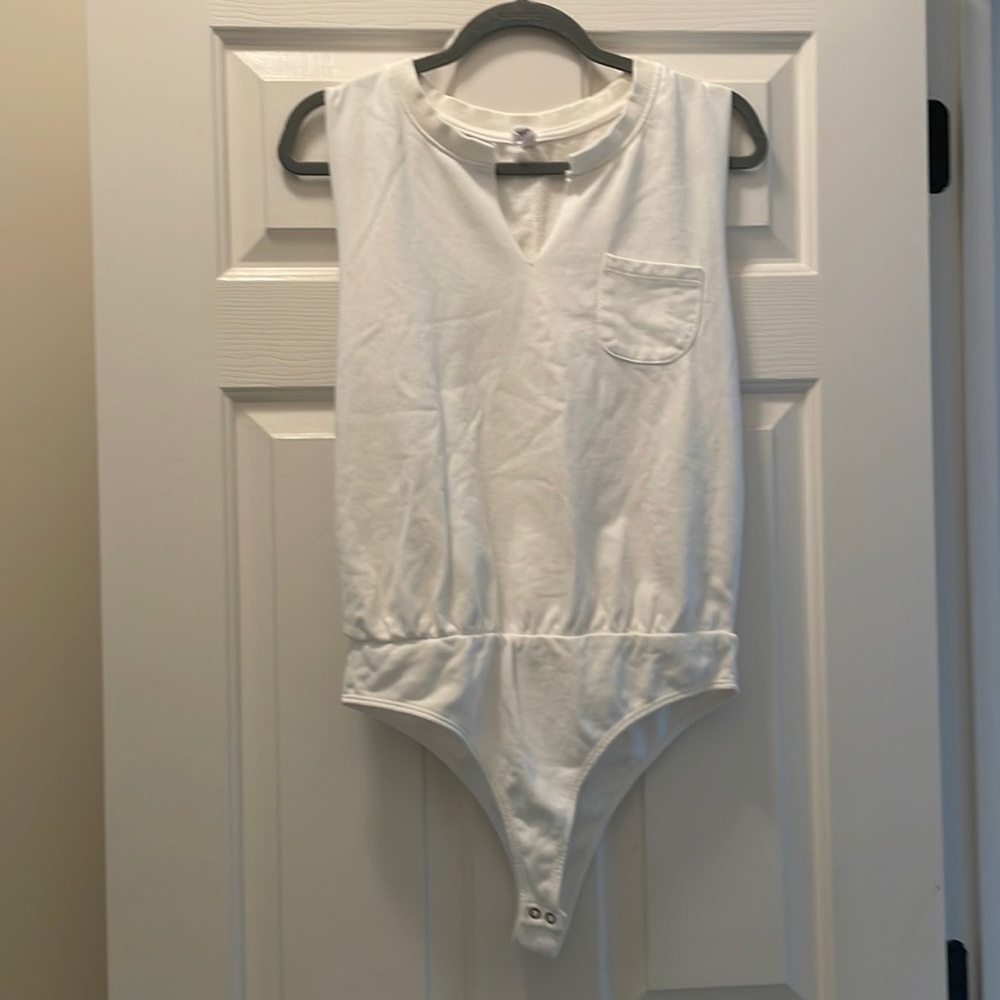Casual sleeveless body suit
